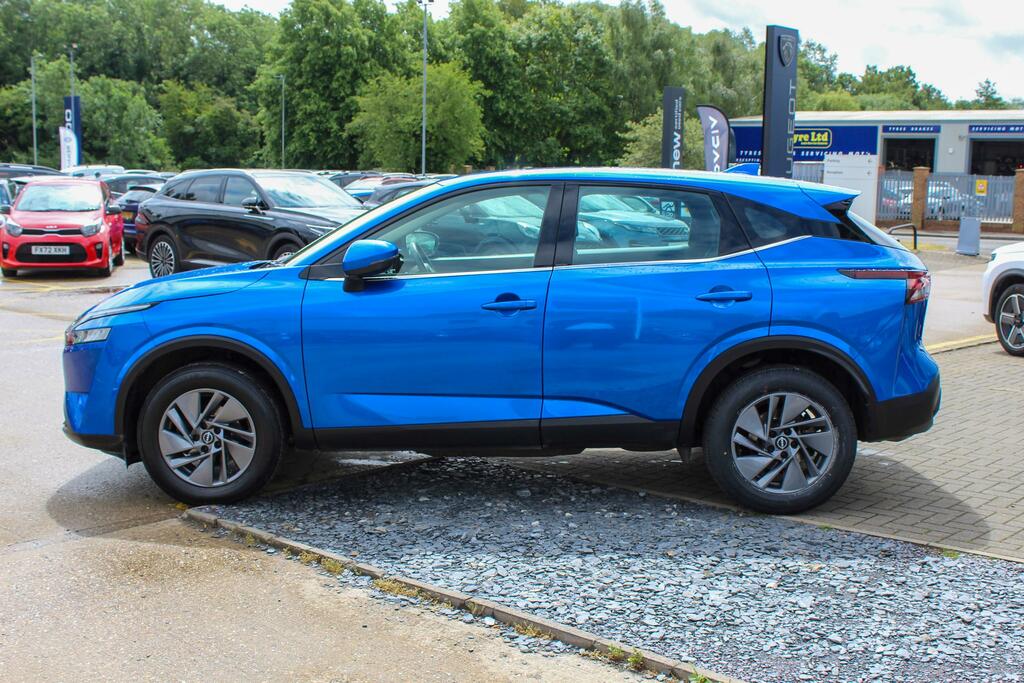 Nissan Qashqai 1.3 Dig-t Mhev Acenta Premium Suv Hybri AV23UZU Blue #4