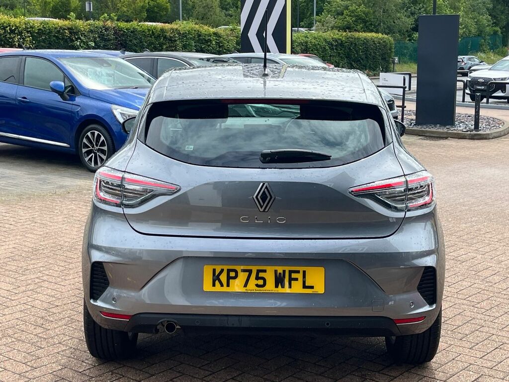 Renault Clio Hatchback Evolution  #4