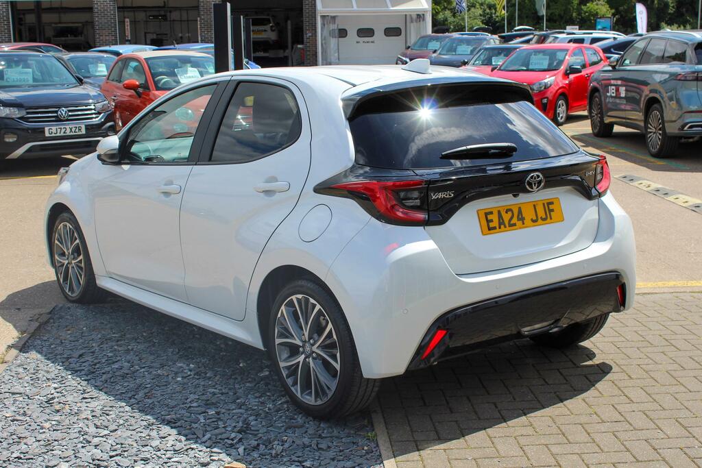 Toyota Yaris 1.5 Vvt-h Excel Hatchback Hybrid E-cvt EA24JJF White #5