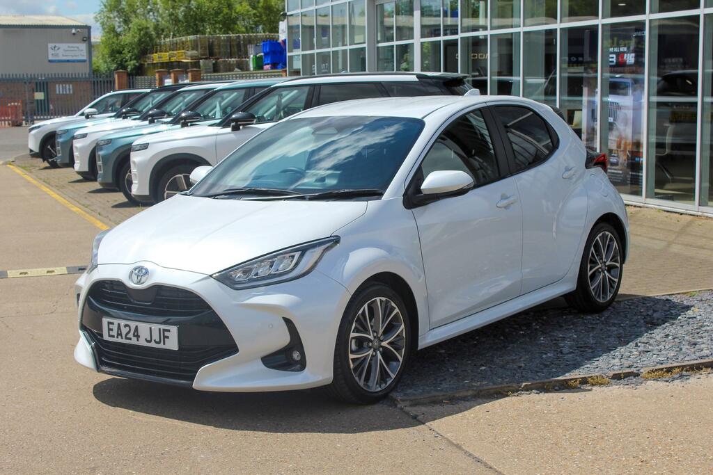 Toyota Yaris 1.5 Vvt-h Excel Hatchback Hybrid E-cvt EA24JJF White #3