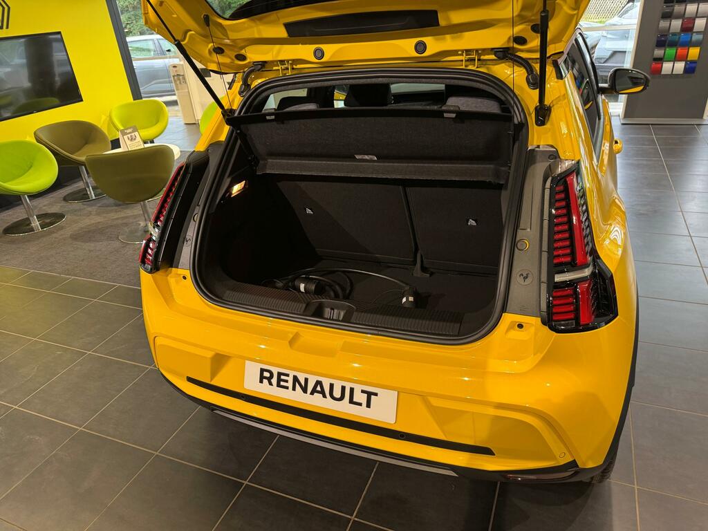 Renault 5 Techno Comfort Black #5