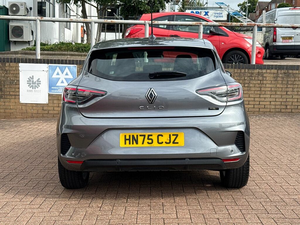 Renault Clio Hatchback Evolution  #4