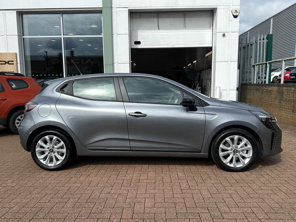 Renault Clio Hatchback Evolution  #2