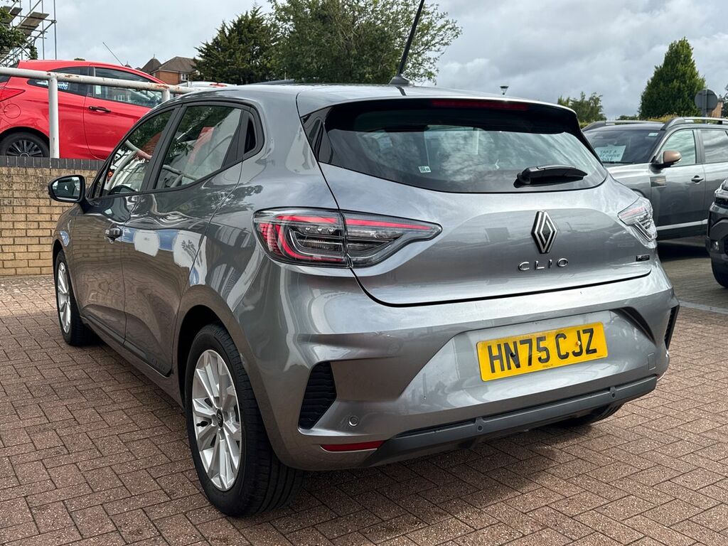 Renault Clio Hatchback Evolution  #5