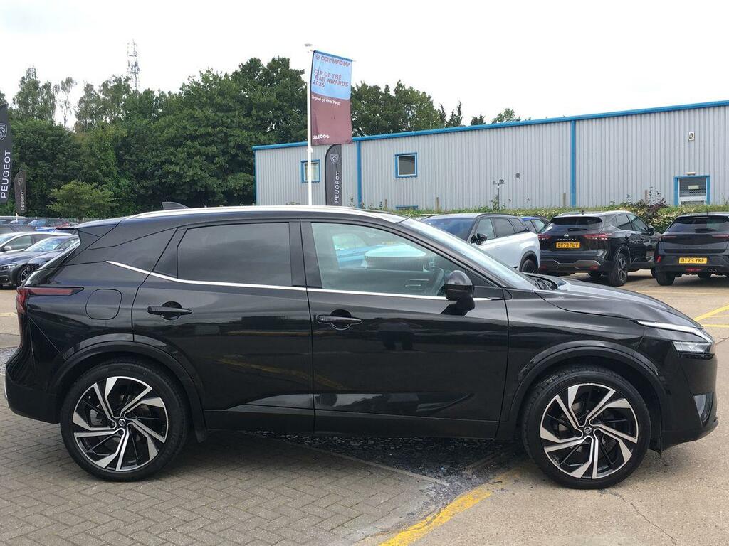 Nissan Qashqai 1.3 Dig-t Mhev Tekna Suv Hybrid Xtron DV22YFR Black #2