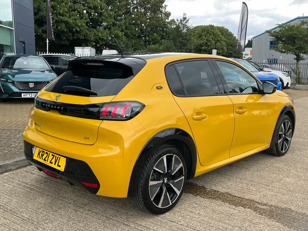 Peugeot e-208 50Kwh Gt Hatchback 136 Ps Yellow #3