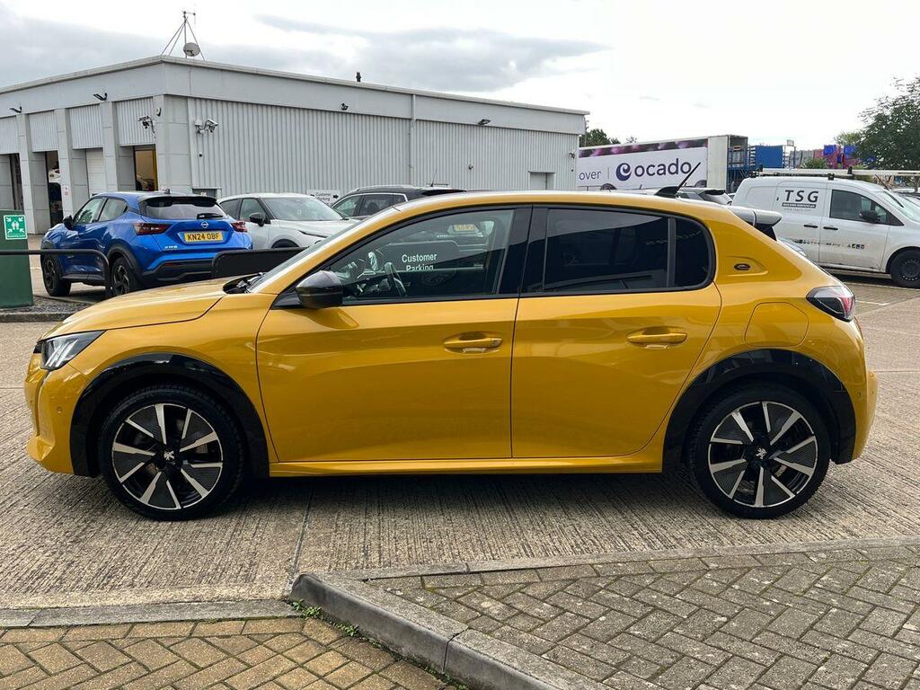 Peugeot e-208 50Kwh Gt Hatchback 136 Ps Yellow #6