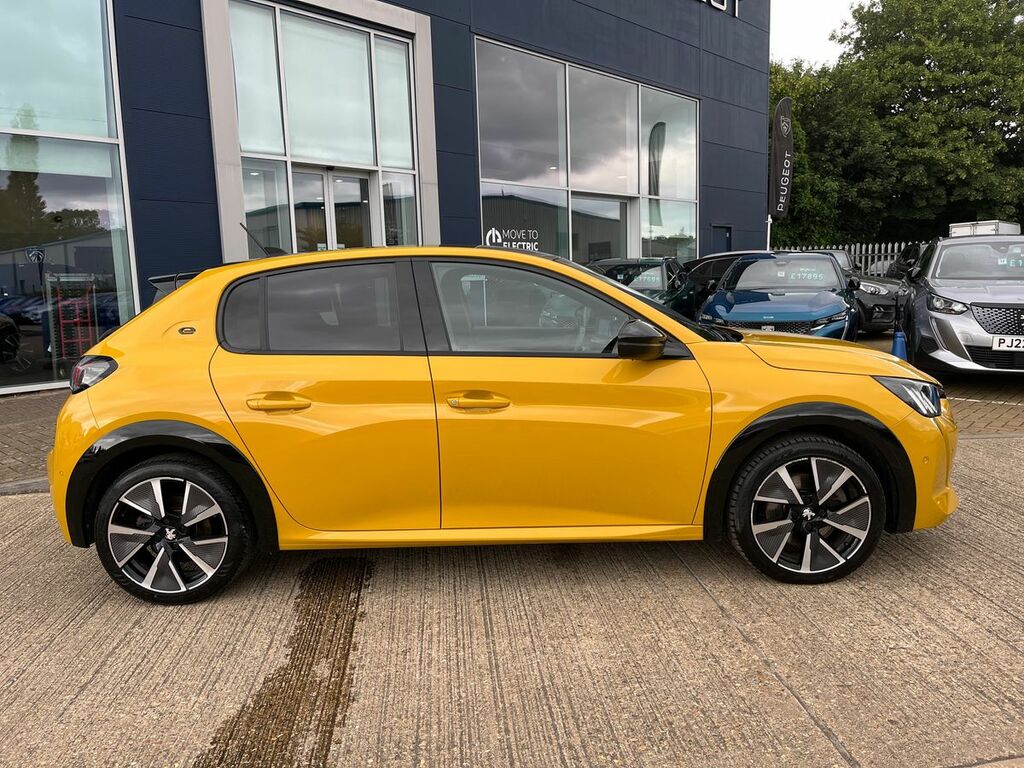 Peugeot e-208 50Kwh Gt Hatchback 136 Ps Yellow #2