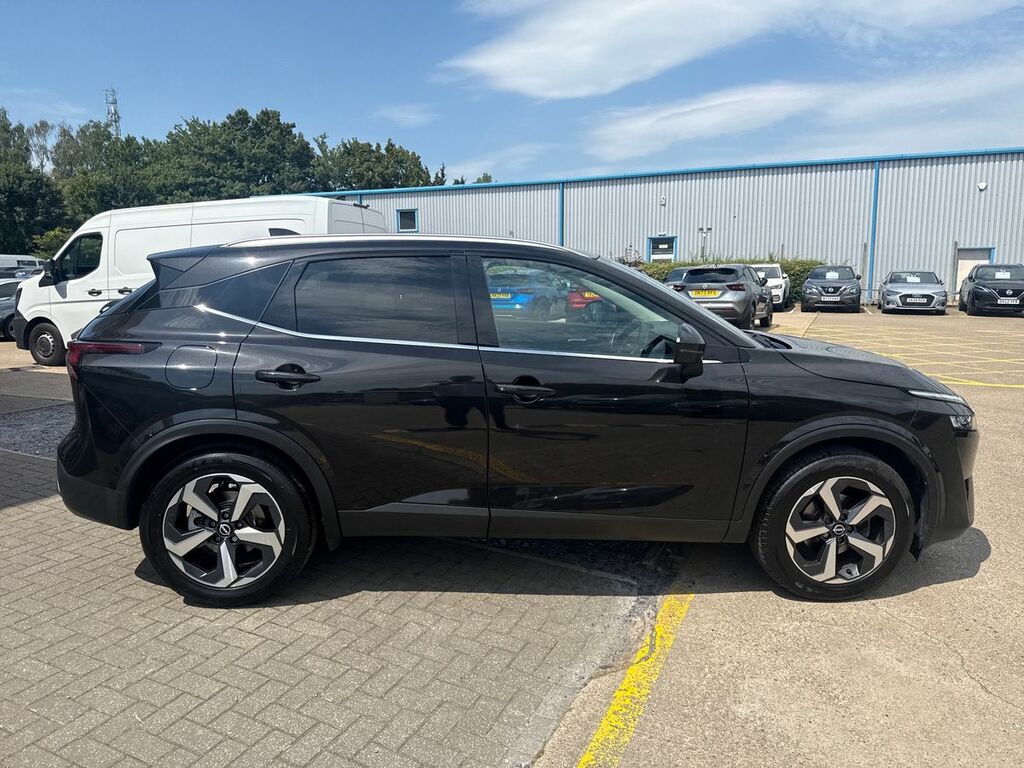 Nissan Qashqai 1.3 Dig-t Mhev N-connecta Suv Hybrid Ma DV73PUY Black #2