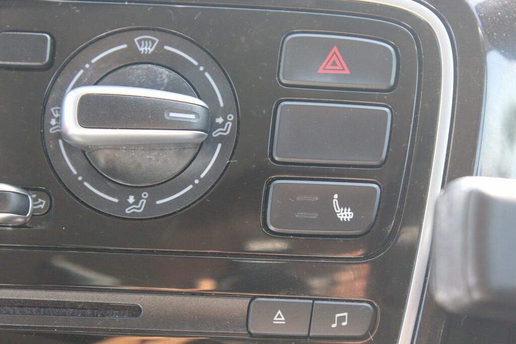 Volkswagen Up 1.0 Up By Beats Black #26
