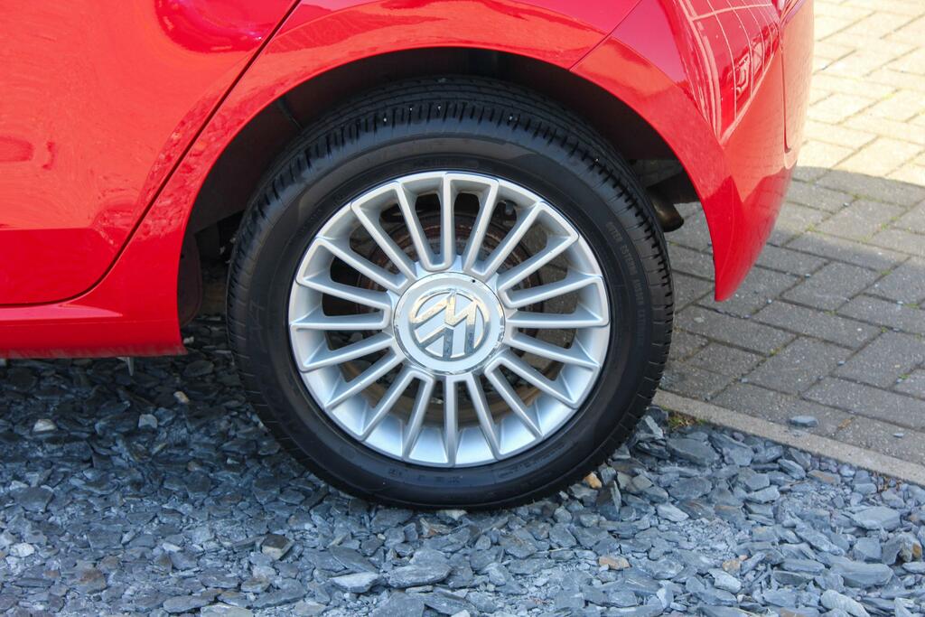 Volkswagen Up 1.0 Up By Beats Black #11