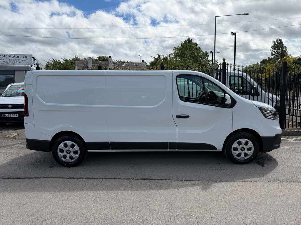 Renault Trafic Blue Ll30 Advance Panel Van L2 H1 Eu MC26UVG #5