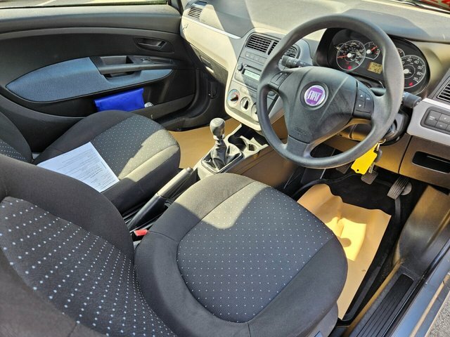 Fiat Grande Punto 1.2 Active White Hatchback 139 Grey #6