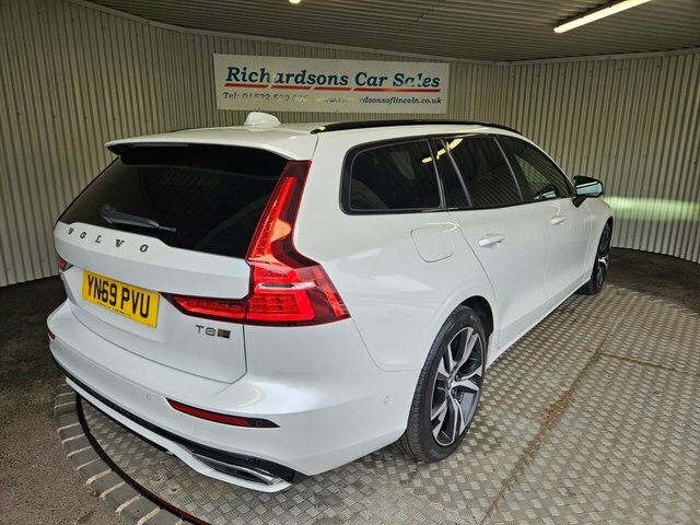 Volvo V60 2.0H T8 Twin Engine 11.6Kwh R-design Plus Estate 5 White #3