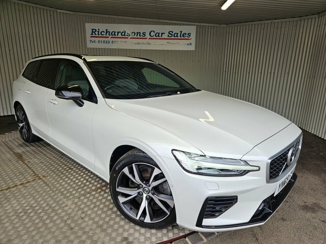 Volvo V60 2.0H T8 Twin Engine 11.6Kwh R-design Plus Estate 5 White