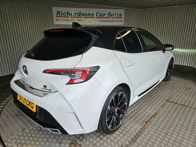 Toyota Corolla 2.0 Vvt-h Gpf Gr Sport Hatchback Hybrid White #3