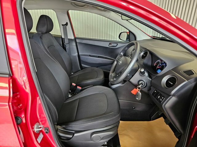 Hyundai I10 Hatchback Red #17
