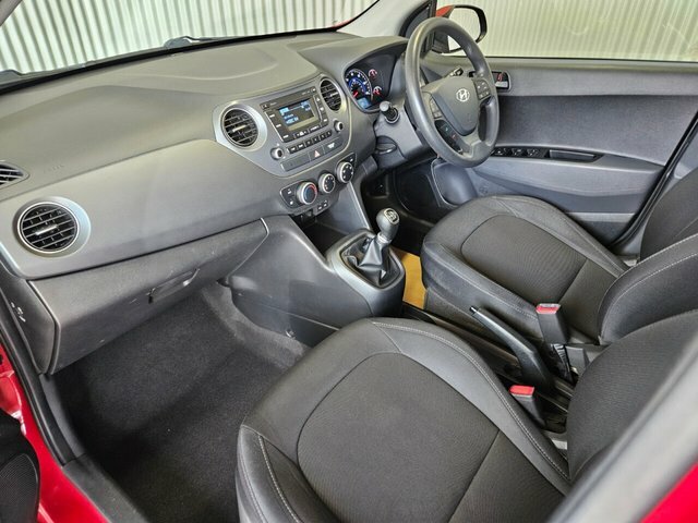 Hyundai I10 Hatchback Red #28