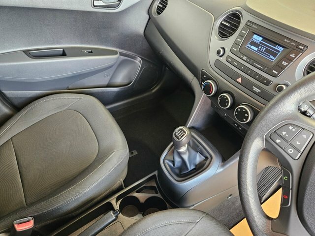 Hyundai I10 Hatchback Red #15
