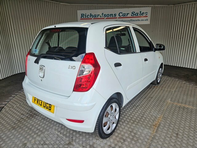 Hyundai I10 1.2 Classic Hatchback Euro 5 85 White #3