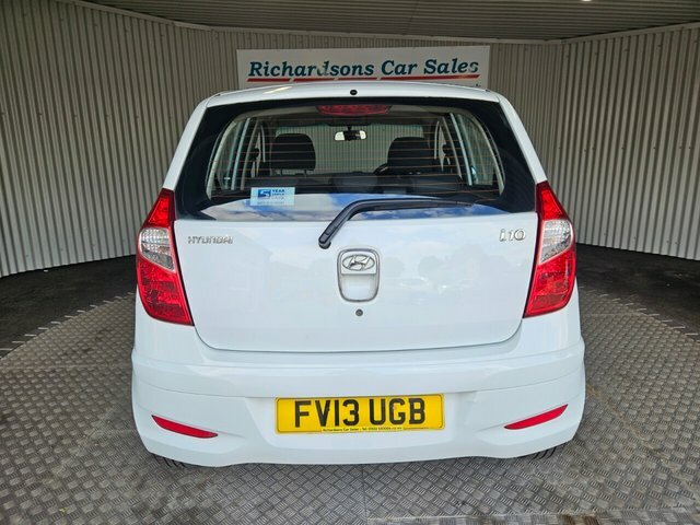Hyundai I10 1.2 Classic Hatchback Euro 5 85 White #4