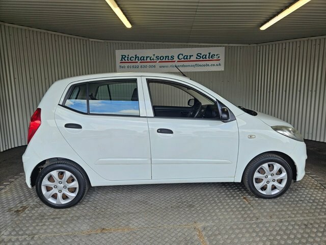Hyundai I10 1.2 Classic Hatchback Euro 5 85 White #2