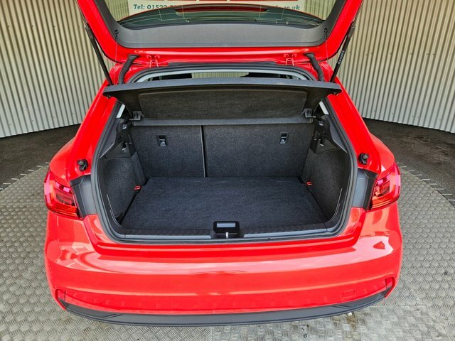 Audi A1 1.0 Tfsi 25 Technik Sportback Eu Red #5