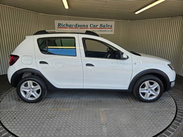 Dacia Sandero Stepway 1.5 Dci Laureate Hatchback Euro White #2