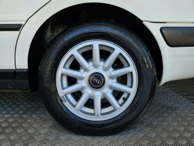 Audi 80 Saloon 2.0 E 1994L Blue #13