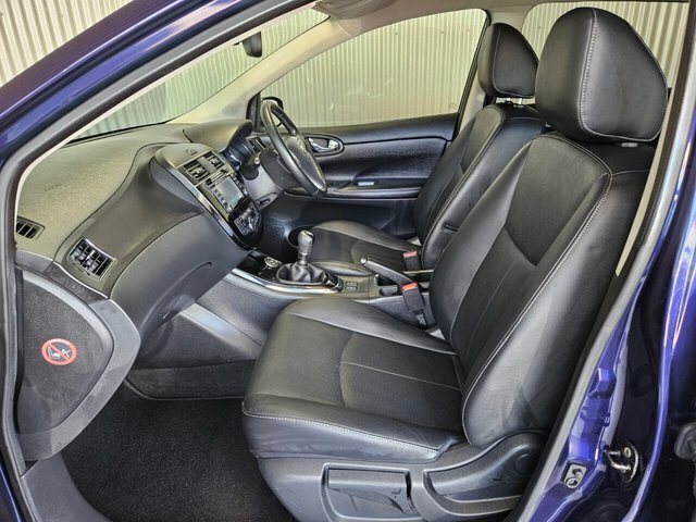 Nissan Pulsar Hatchback Red #39