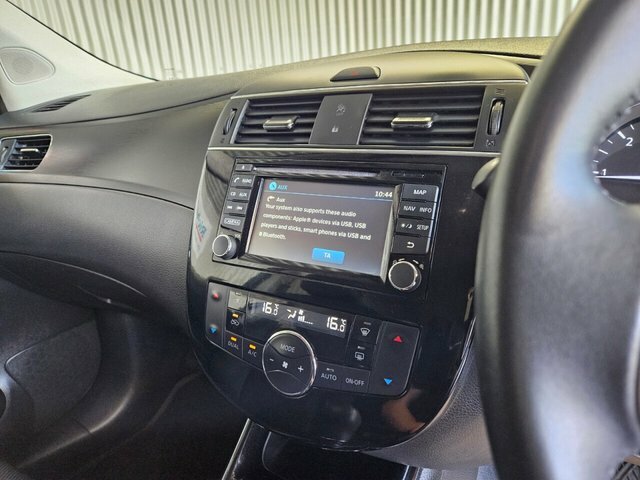 Nissan Pulsar Hatchback Red #21