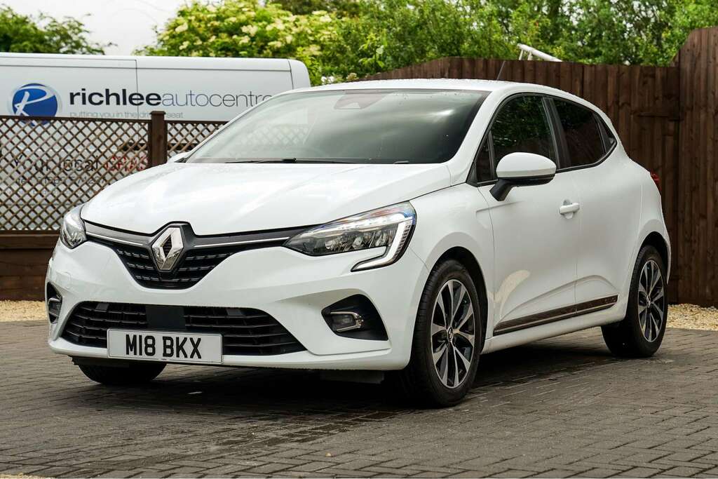 Renault Clio Renault Clio 1.0 Tce Iconic Hatchback M M18BKX White #4