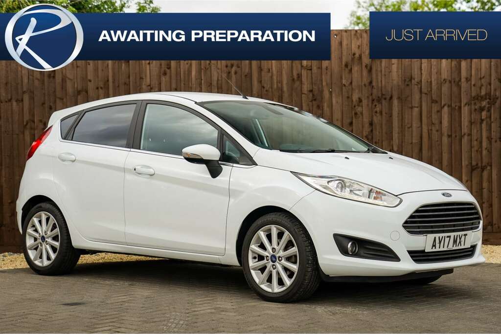 Ford Fiesta Ford Fiesta 1.0T Ecoboost Titanium Hatchback P Silver