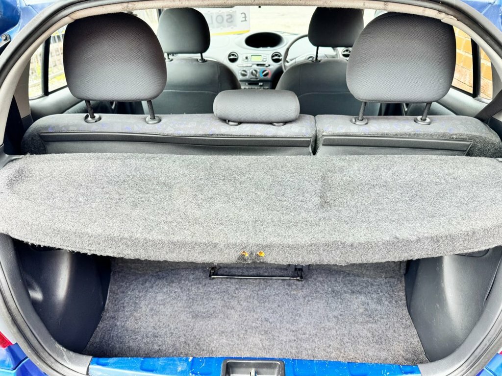 Toyota Yaris Silver #13