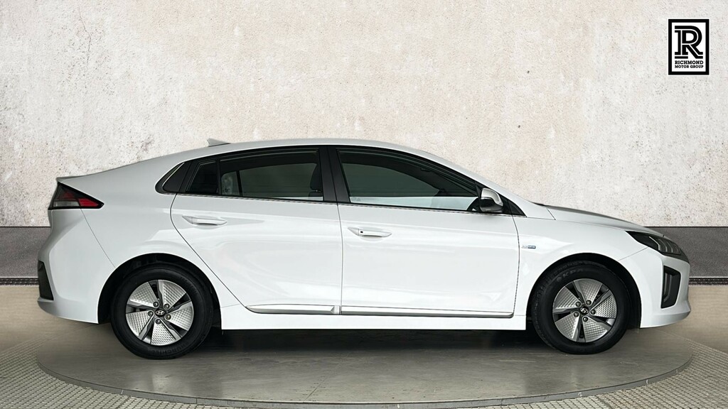 Hyundai Ioniq 1.6 H-gdi Premium Hatchback Hybrid Dct RO70YMF White #4
