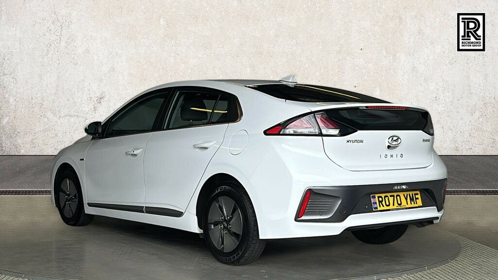 Hyundai Ioniq 1.6 H-gdi Premium Hatchback Hybrid Dct RO70YMF White #3