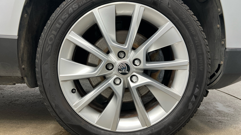 Skoda Karoq 2.0 Tdi Se L Suv Dsg 4Wd Euro 6 Ss YE69DWO Silver #5