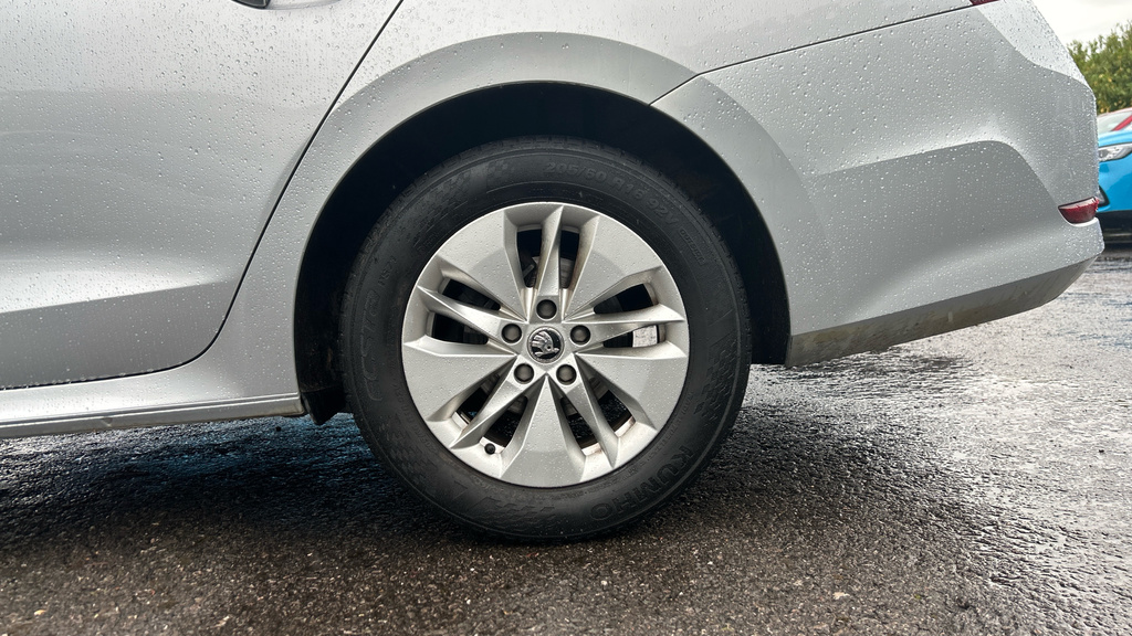 Skoda Octavia Hatchback Black #16