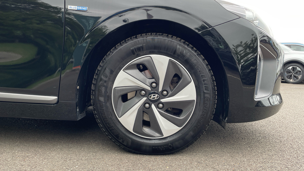 Hyundai Ioniq 1.6 H-gdi Gpf Premium Hatchback Hybrid Black #5