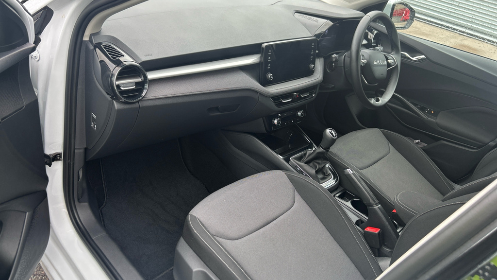Skoda Fabia 1.0 Tsi Se Edition Hatchback Eur White #2
