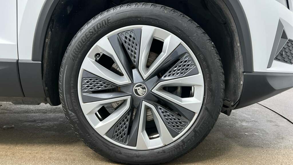 Skoda Karoq Se L Black #16