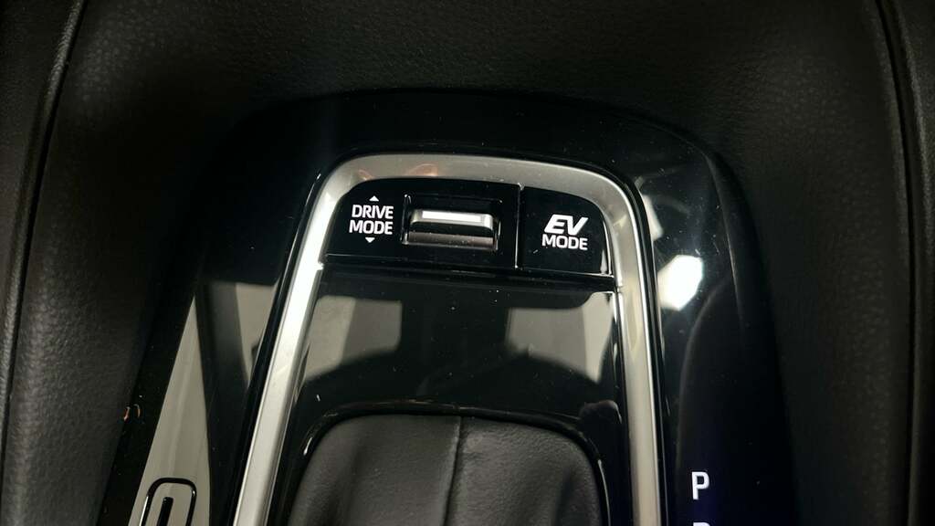 Suzuki Swace Swace Motion Hev Cvt White #32