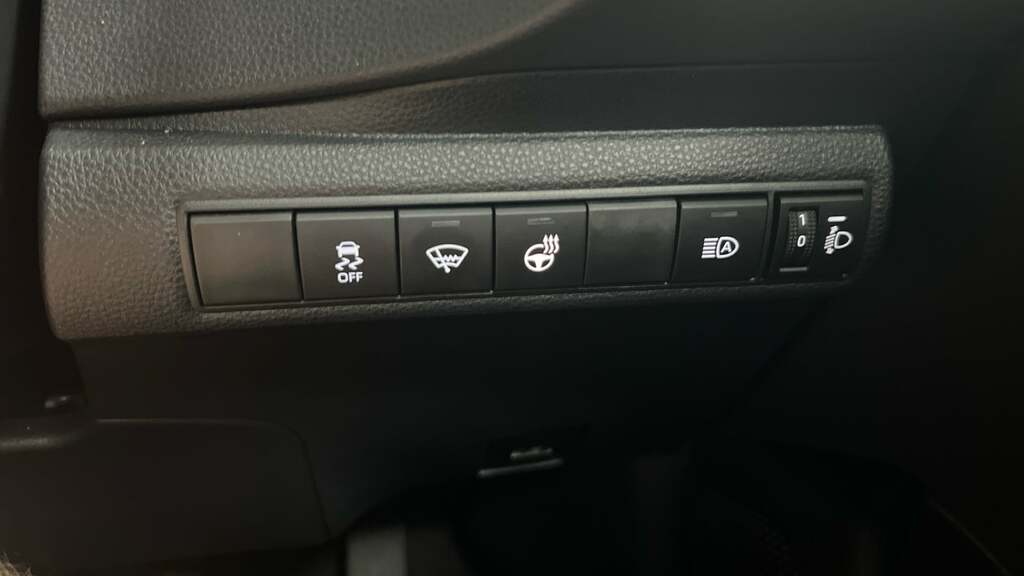 Suzuki Swace Swace Motion Hev Cvt White #37