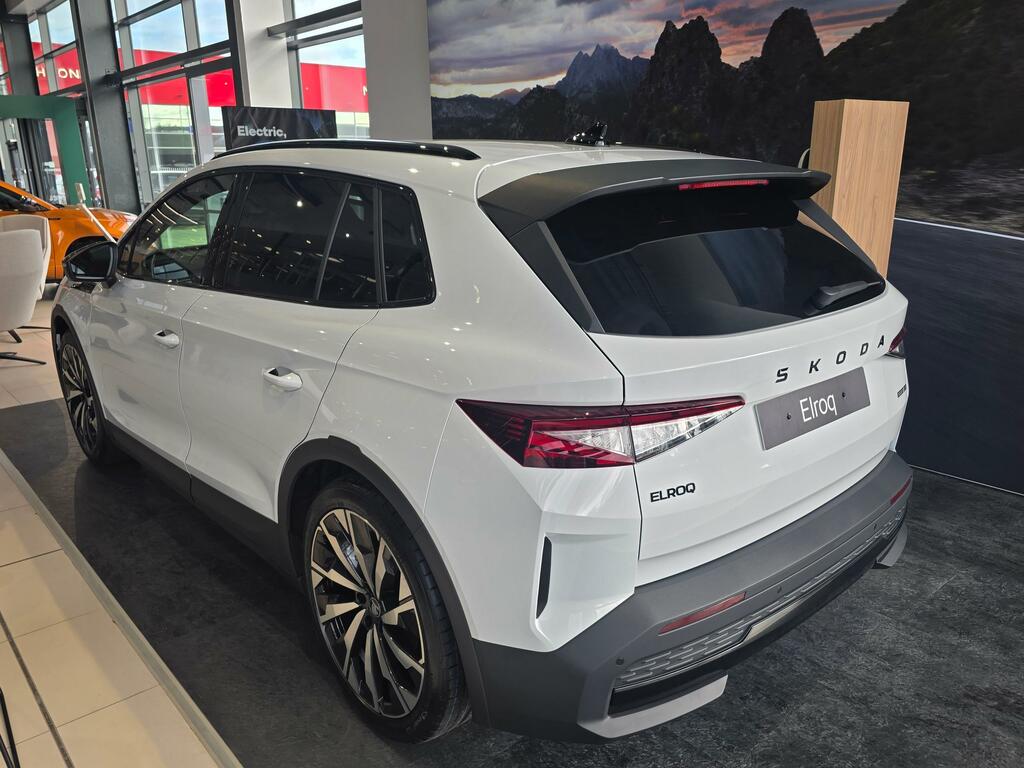 Skoda Elroq Elroq Sportline 85 82 Kwh 286 Ps Single Speed White #3