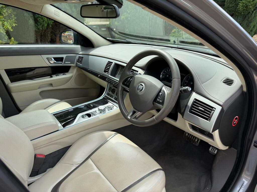 Jaguar XF 3.0D S V6 Portfolio Euro 5 Grey #4