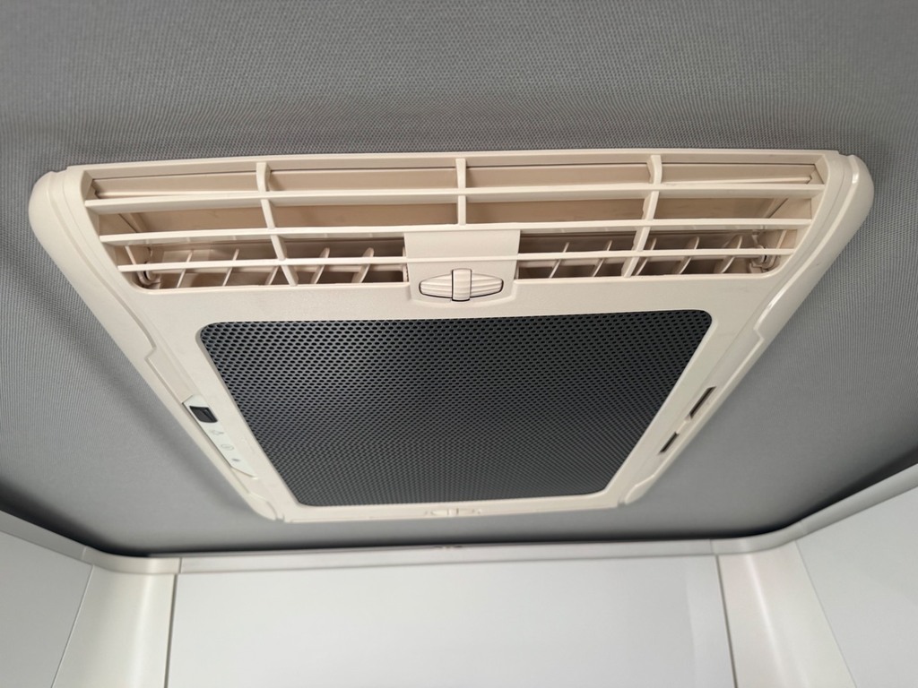 Volkswagen Grand California 2L 600 Beige #46
