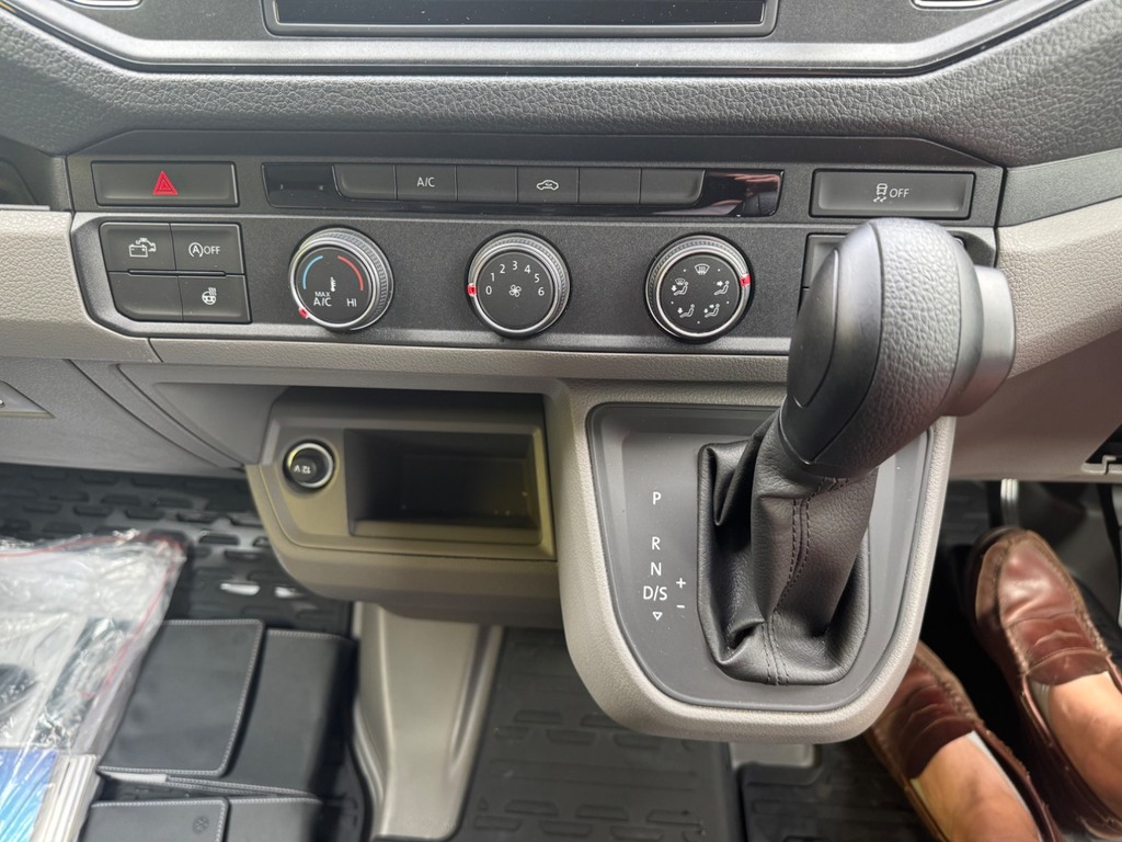 Volkswagen Grand California 2L 600 Beige #32