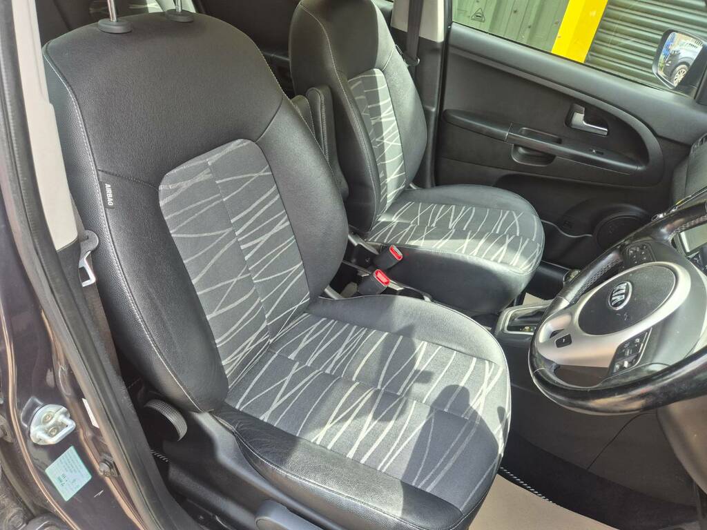 Kia Venga 3 Silver #16