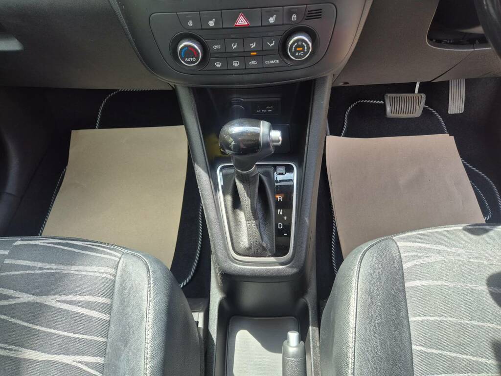 Kia Venga 3 Silver #25