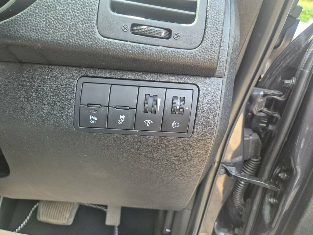 Kia Venga 3 Silver #19